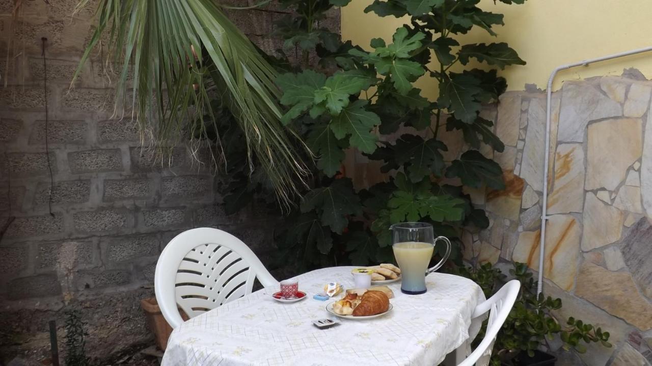 B & B Il Mirto 2 Sant'Antioco Bagian luar foto